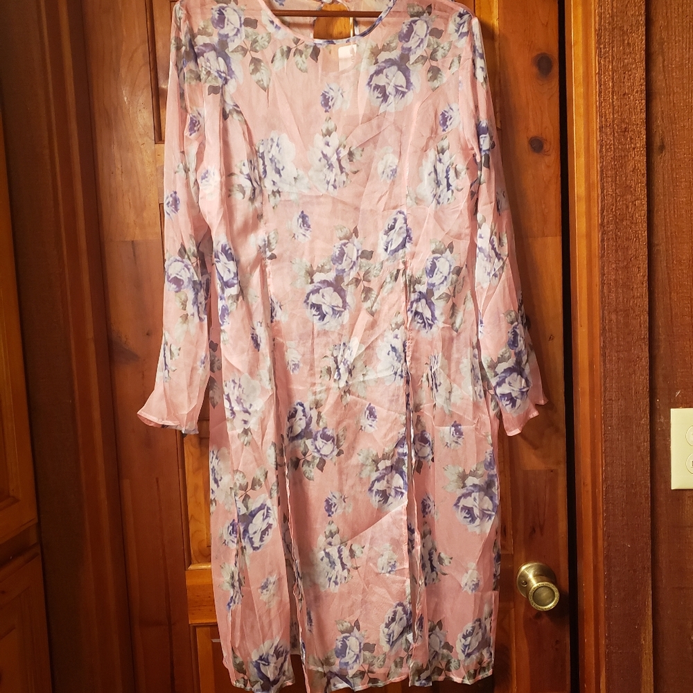 NWT,💛 2/$20💛3X Sheer flowered dress/nighty